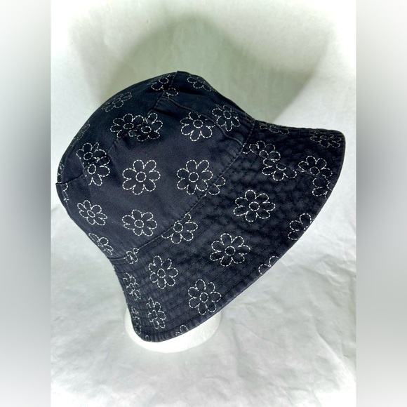 Tween Embroidered White & Black Floral Bucket Hat - Picture 12 of 15